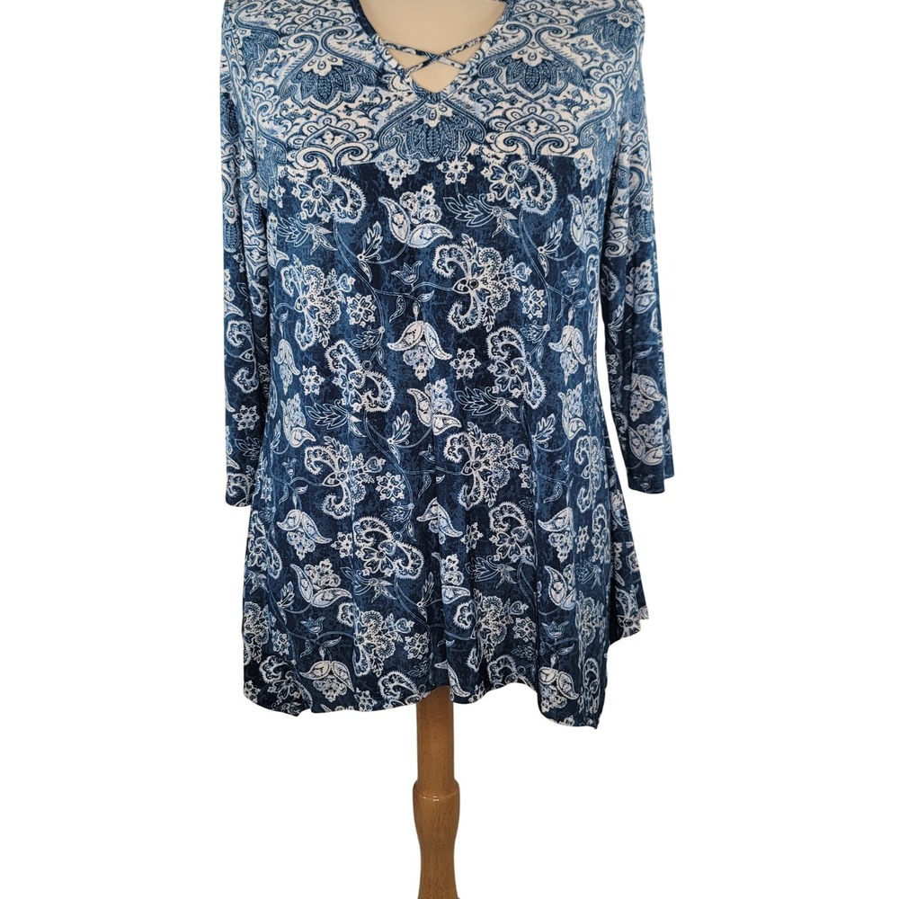 Avenue Blue‎ & White Floral Paisley Blouse - Picture 3 of 12